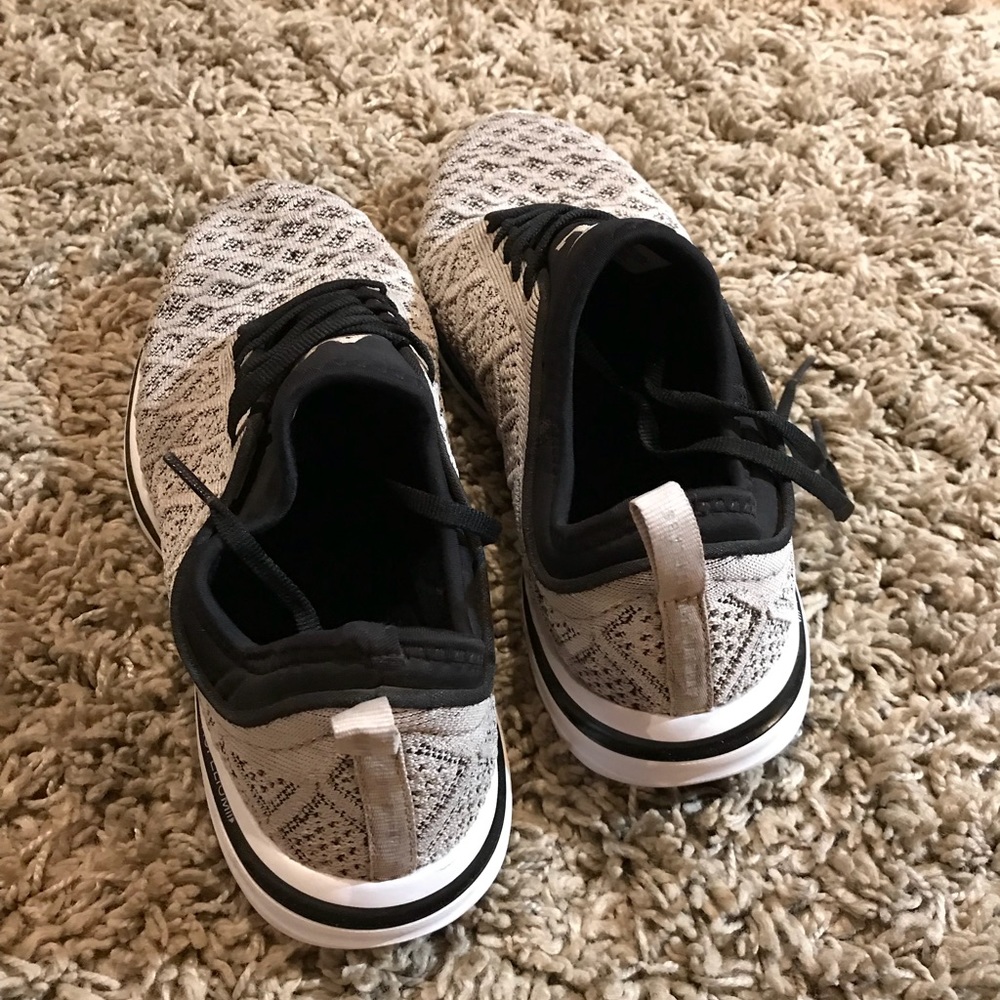 APL shoes